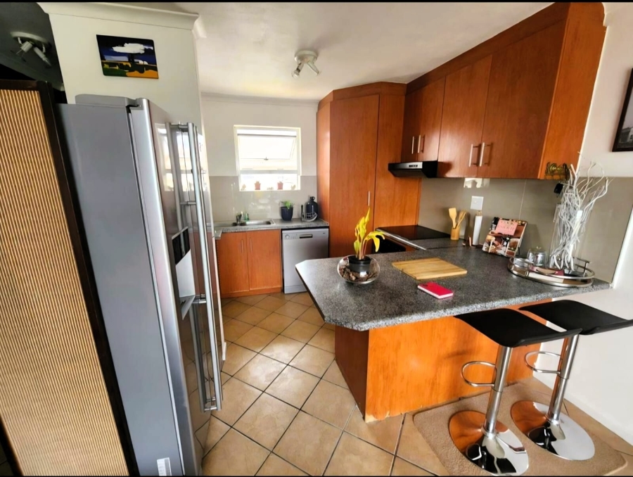 To Let 2 Bedroom Property for Rent in Whispering Pines Western Cape